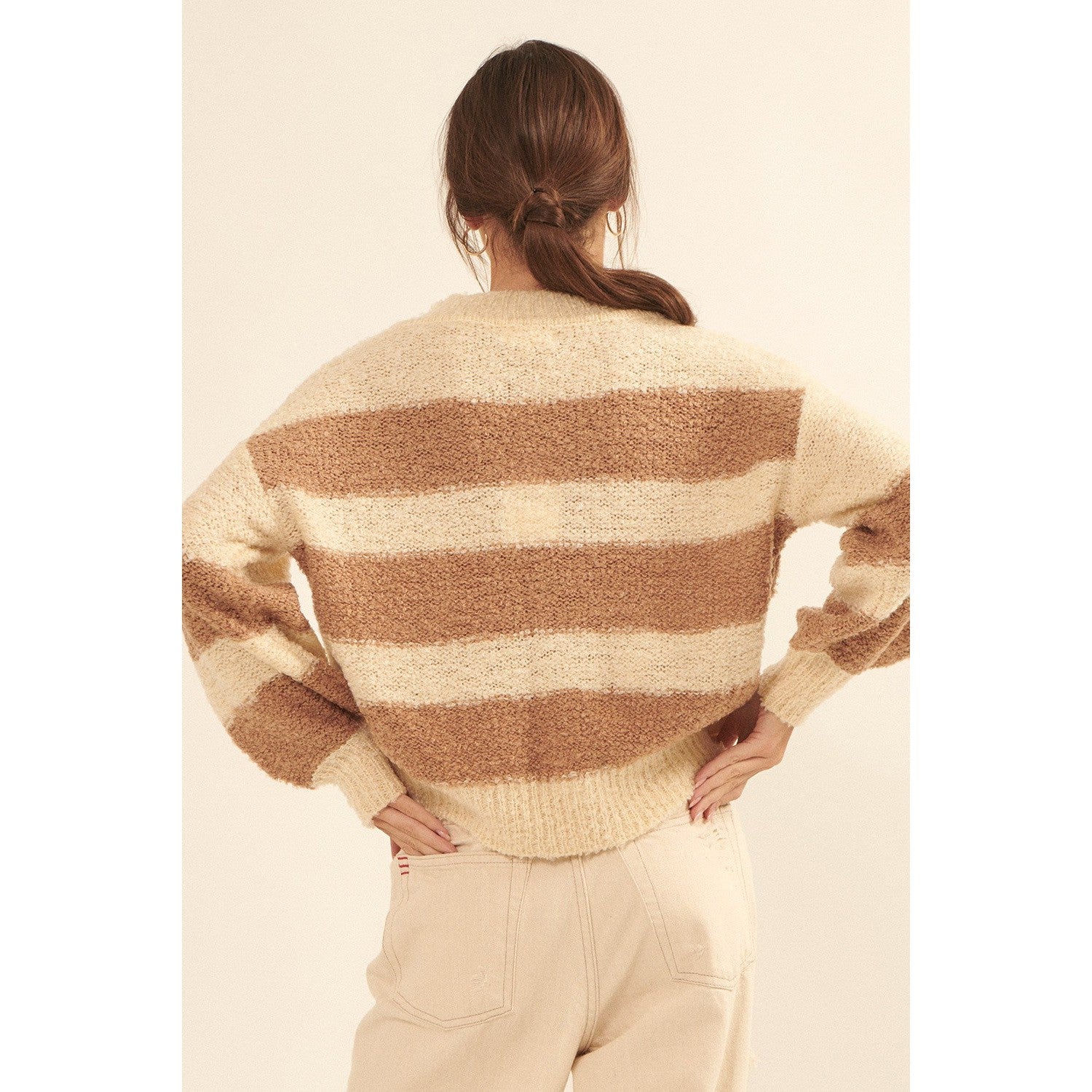 V Neck Scalloped Sweater || Taupe/Cream