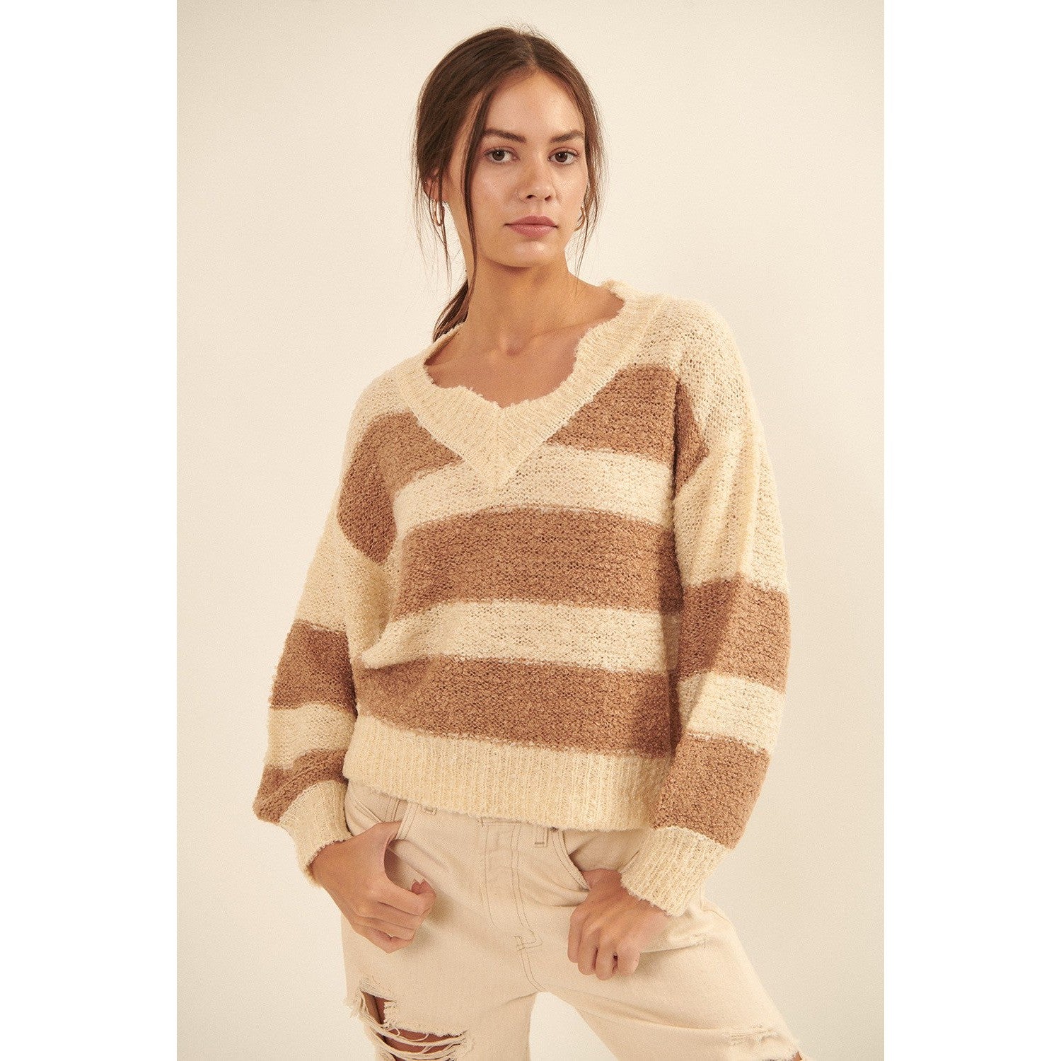 V Neck Scalloped Sweater || Taupe/Cream