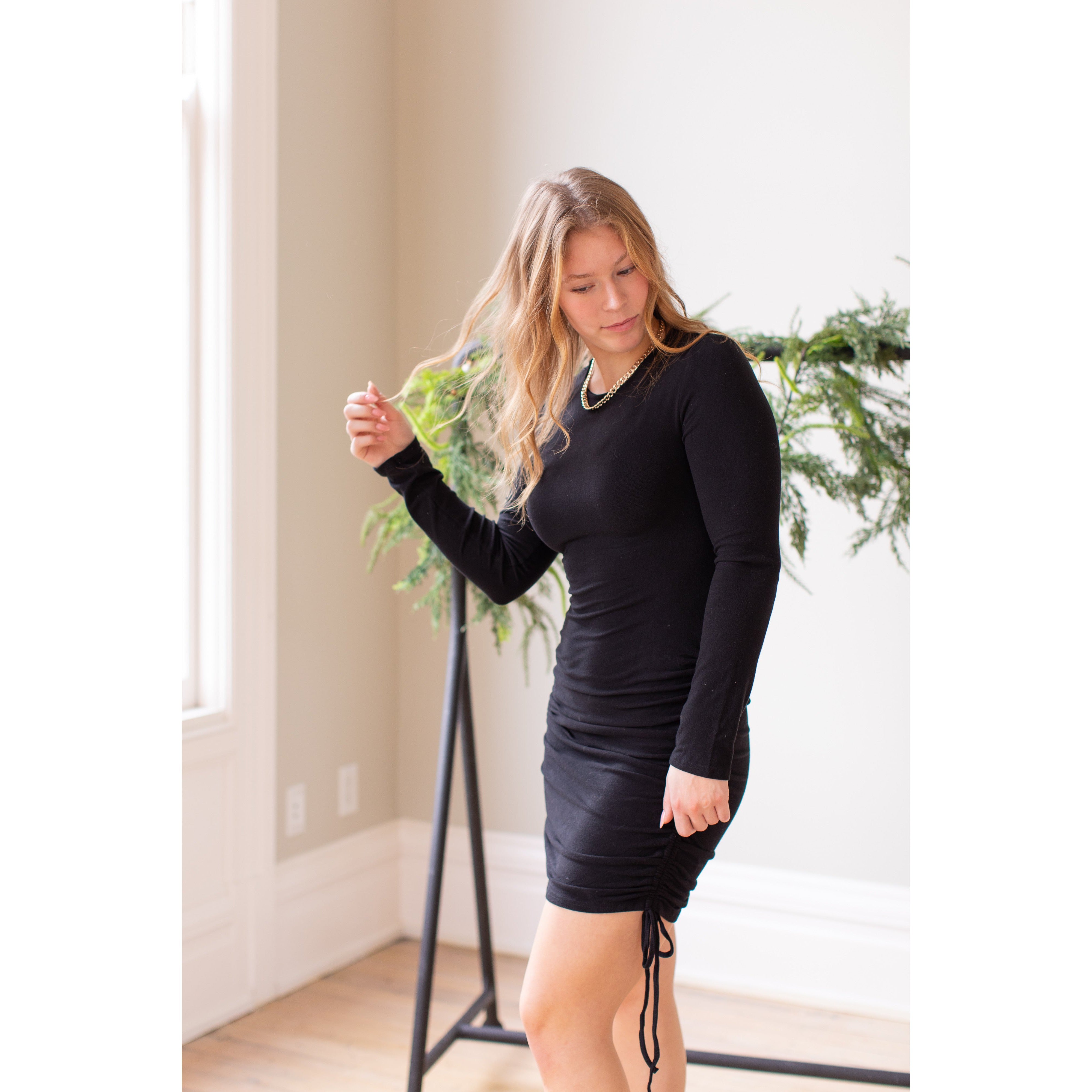 Long Sleeve Rouched Dress || Black