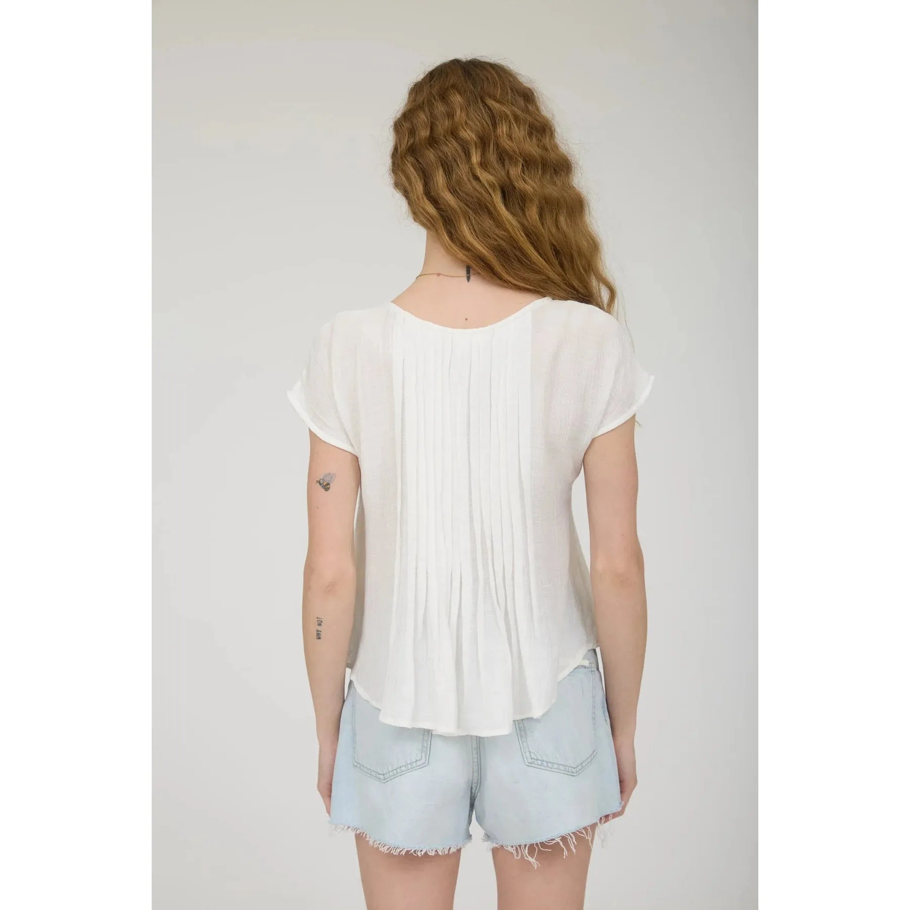 Button Pintuck top || White