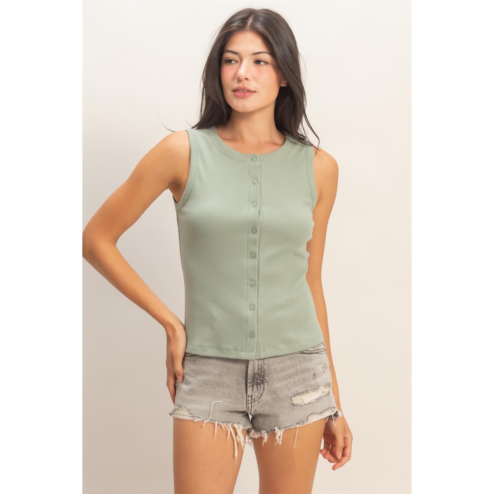 sleeveless ribbed top, sleeveless button up