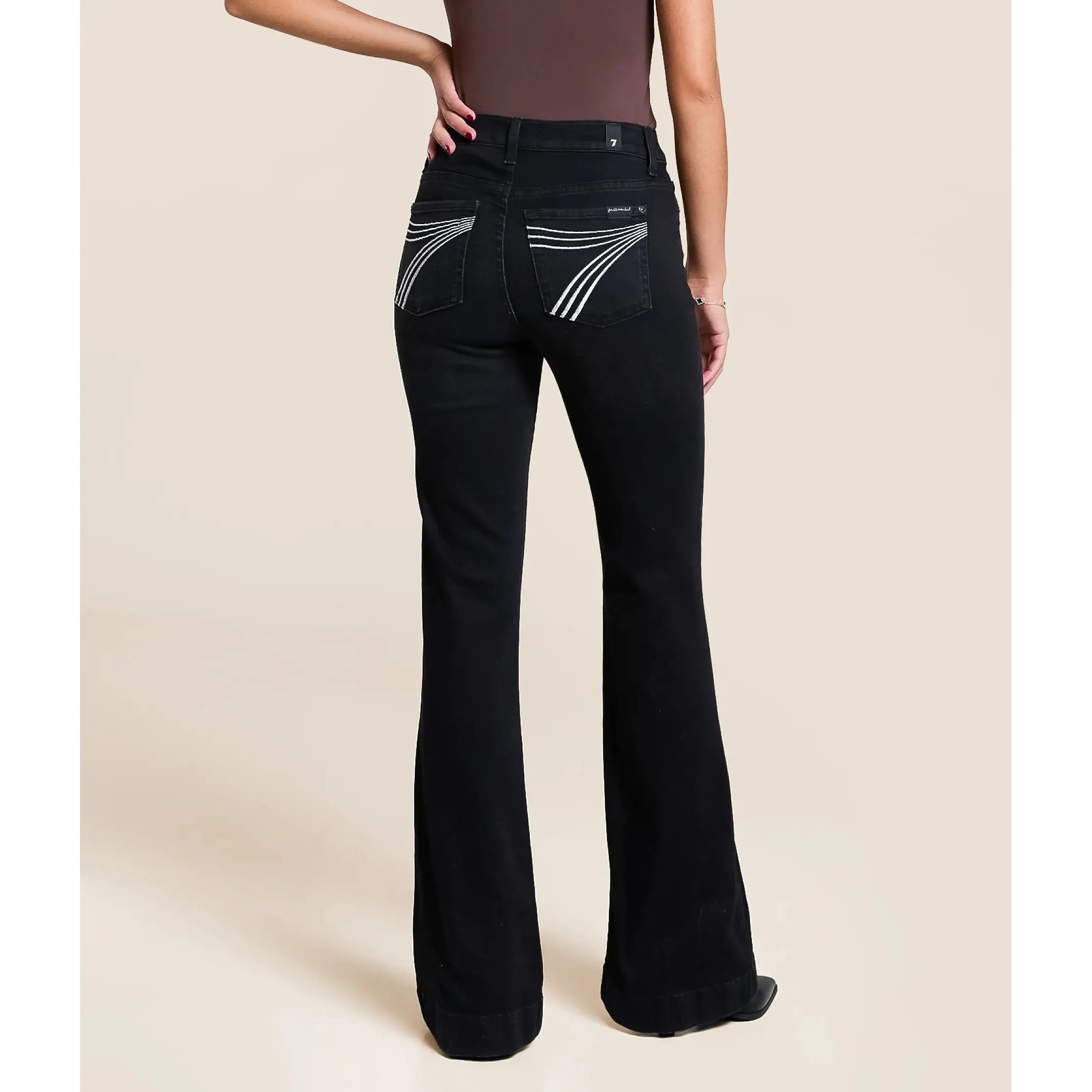 7 for all mankind tailorless dojo in a black wash.