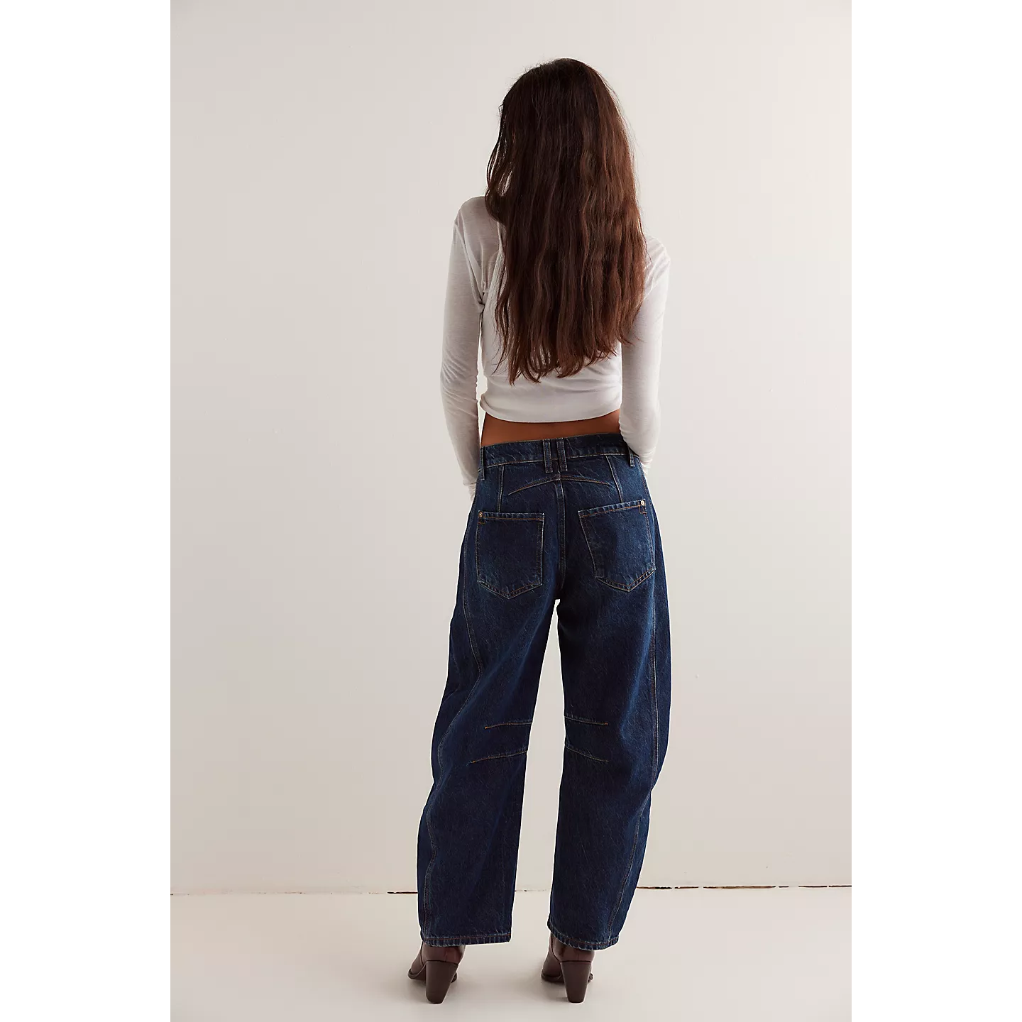 Free People Good Luck Mid-Rise Barrel Jeans || Deep End