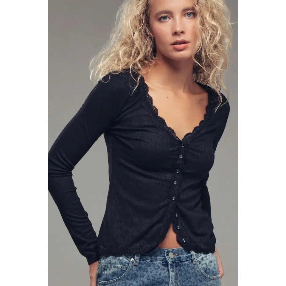 lace trim button top