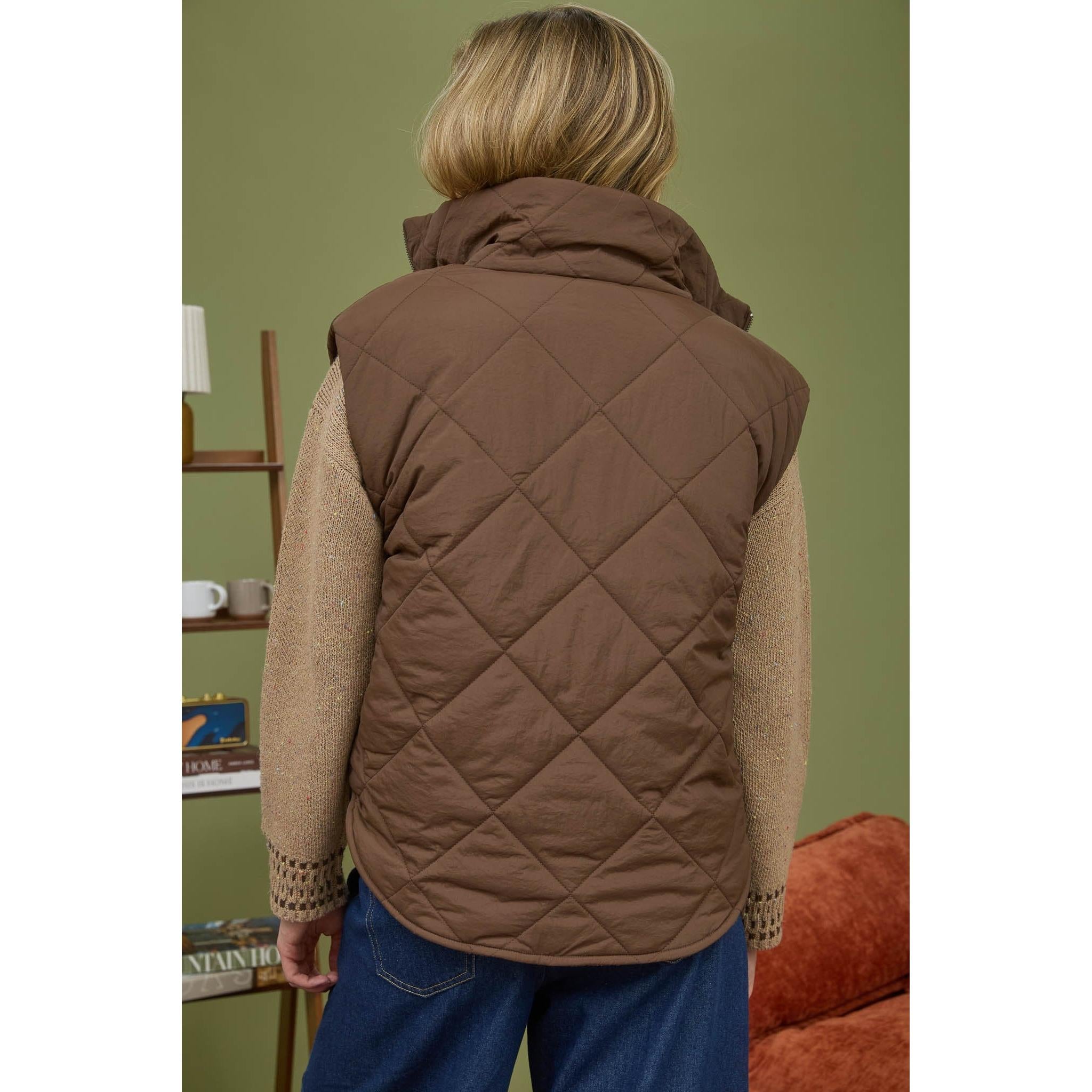 Quilted Fleece Lined Puffer Vest || Dark Brown