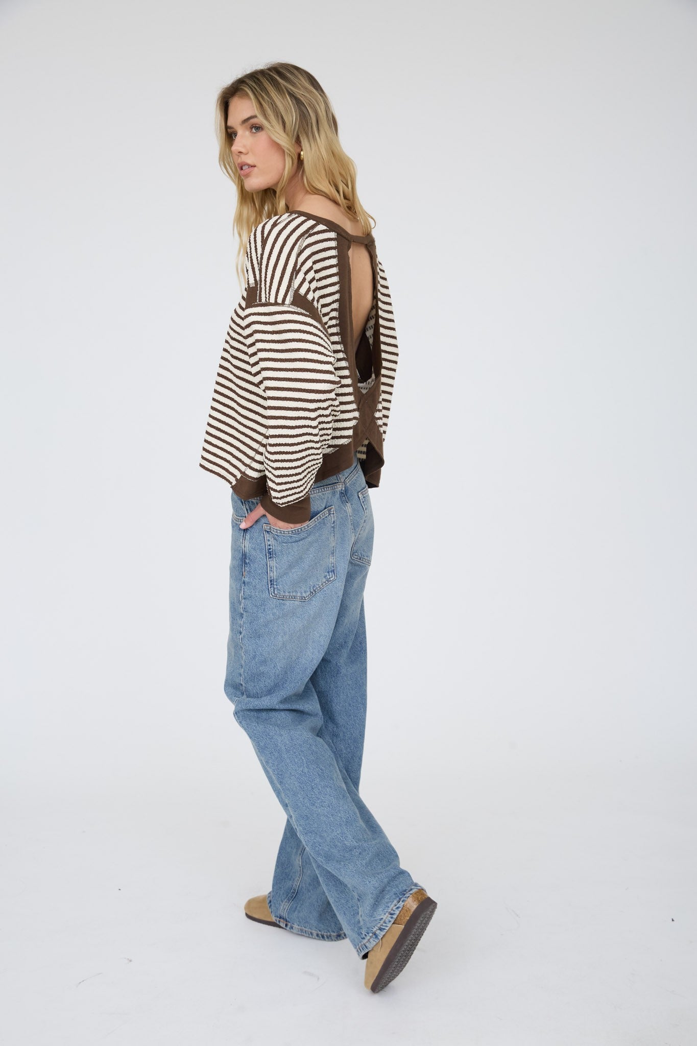 Back Cut-Out Detail Stripe Top || Mocha