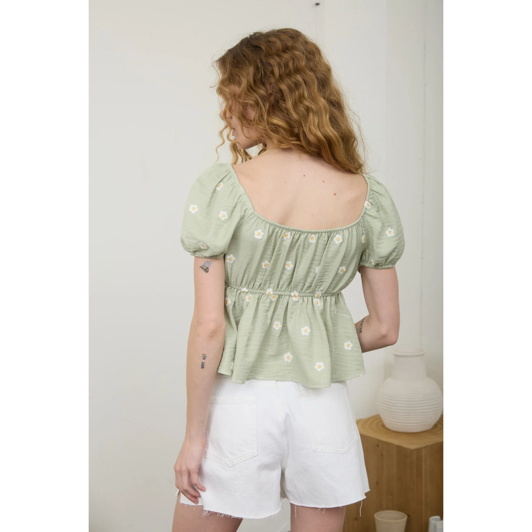 Embroidered Daisy Puff Sleeve Top