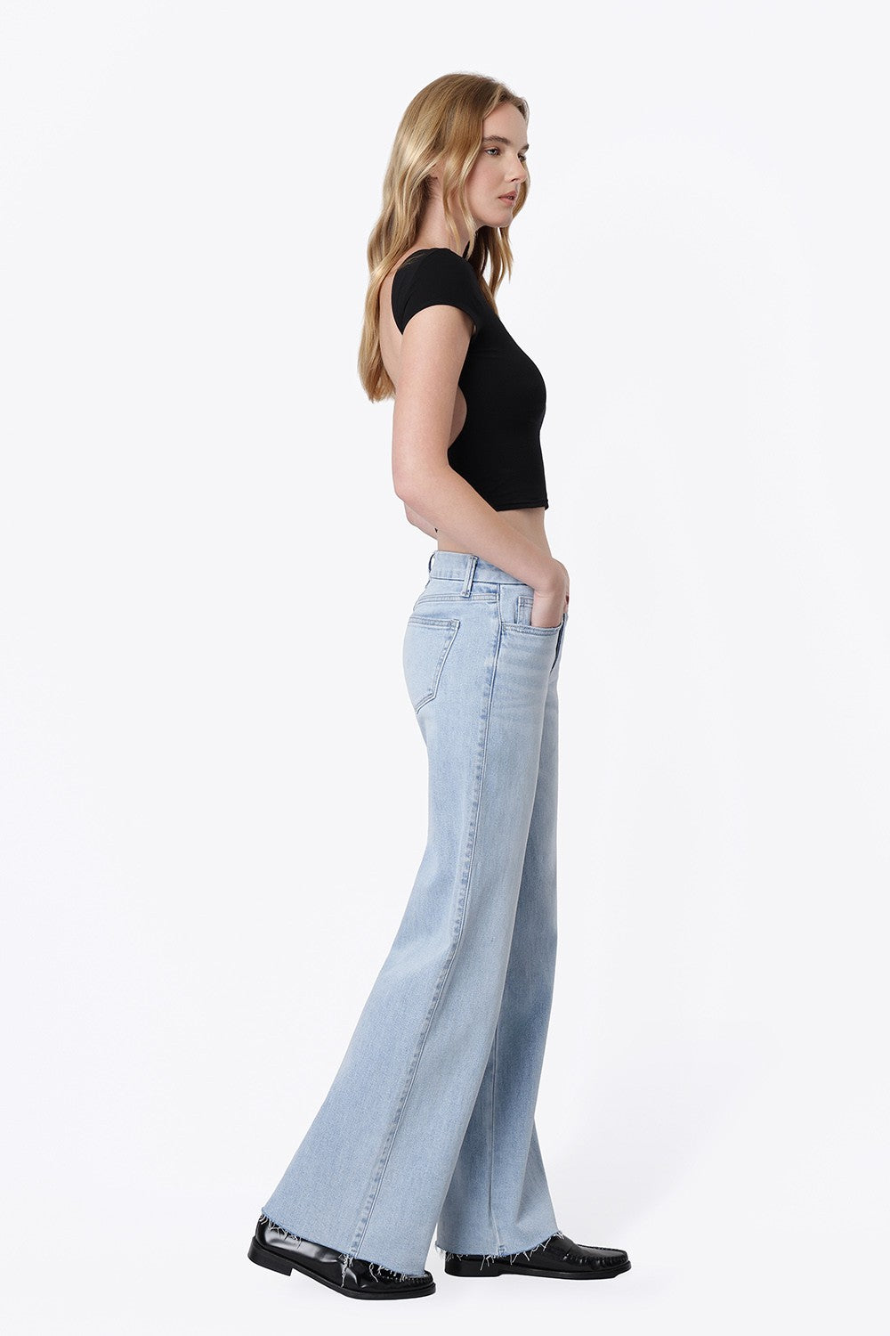 Low Rise Clean Cut Hem Wide Leg Jeans || Light