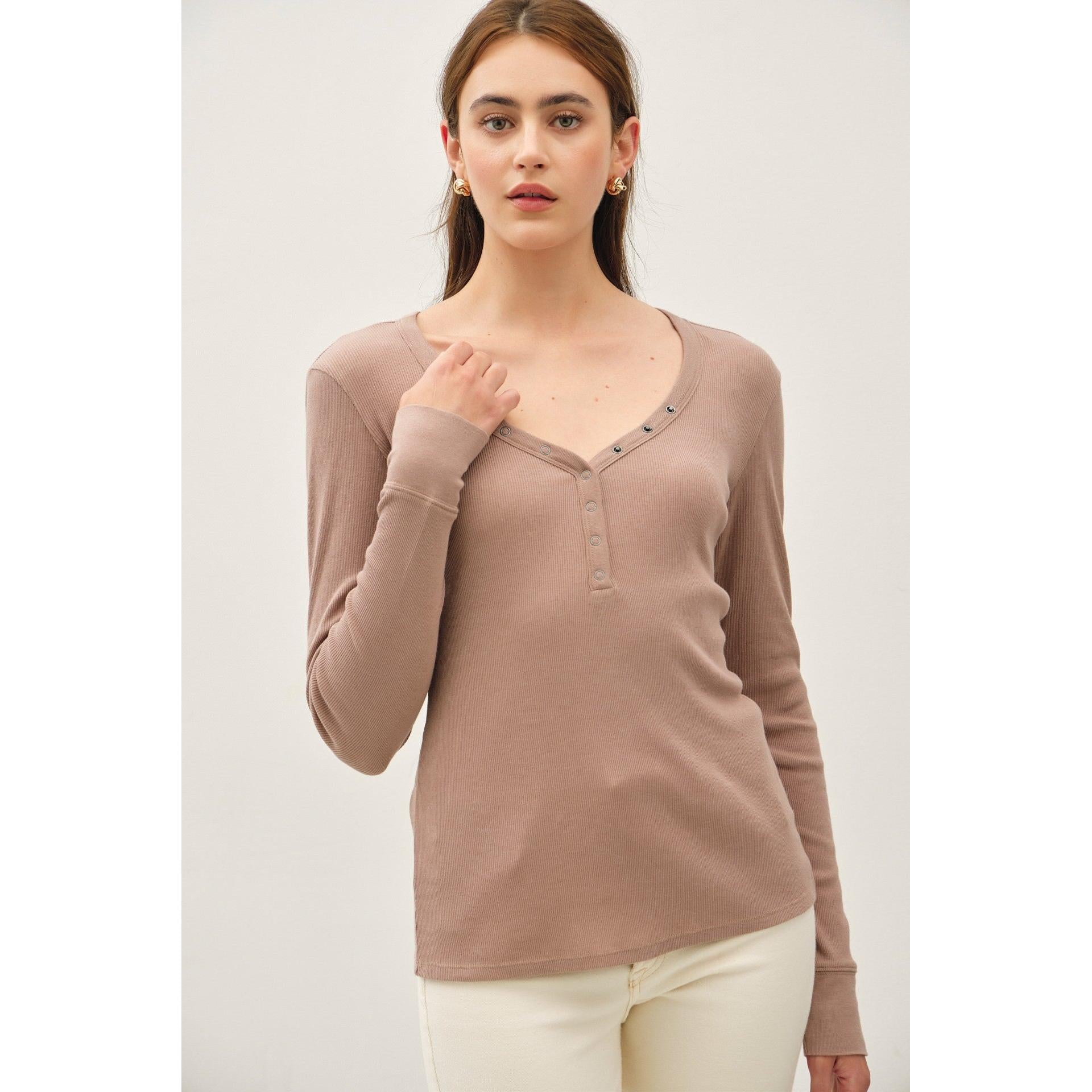 Ribbed Snap Henley