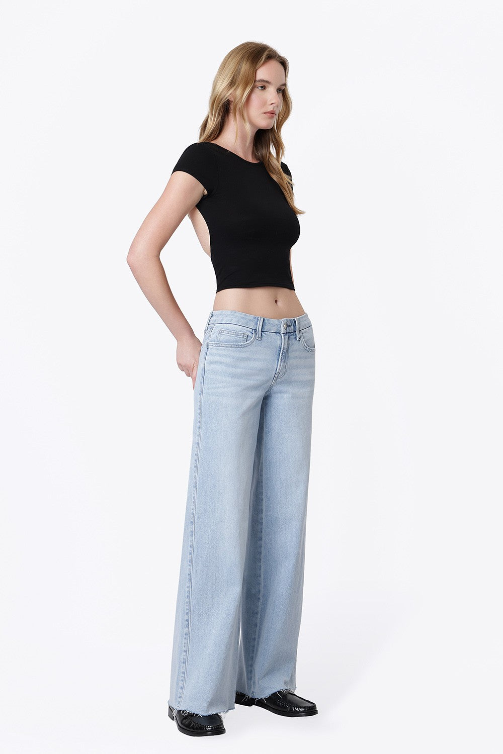 Low Rise Clean Cut Hem Wide Leg Jeans || Light