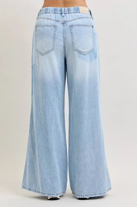 High Waist Feathweight Palazzo Jeans || Shadow Light